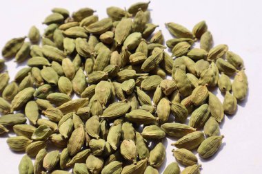 Kakule beyaz arka planda yakın planda