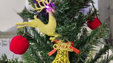 Bayram Mevsimi İçin Büyüleyici Noel Ağacı Dekorasyonu Fikirleri