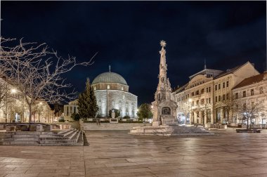 Gece Cakovali Hasan Camii ve Müzesi, Szchenyi Meydanı, Pecs, Macaristan, 13 Mart 2025