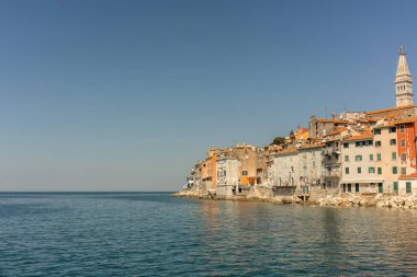 Hırvatistan 'ın ünlü bir kasabası olan Rovinji' de şehir manzarası