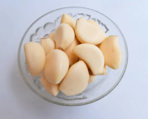 Sarımsağı kapat.