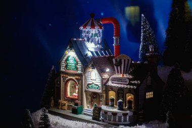 Patlamış mısır ve hediyelik eşya dükkanı. Oyuncak minyatür.