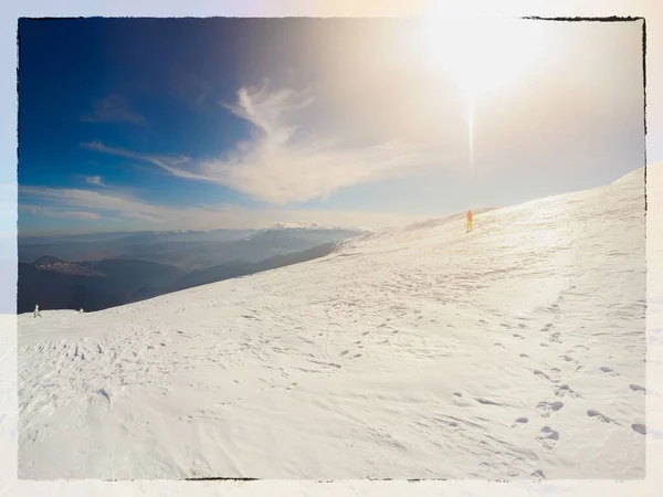 Estância Esqui Inverno Pessoas Vão Fazer Snowboard Pós Processamento — Fotografia de Stock