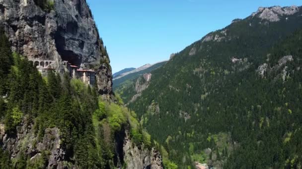 Top Uitzicht Panagia Sumela Klooster Genesteld Turkse Bergen Van Trabzon — Stockvideo