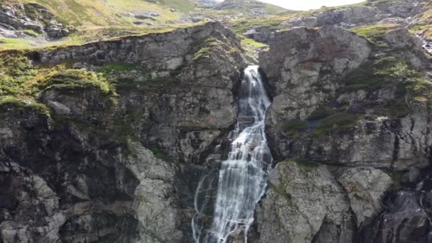 自然景观与美丽的山水瀑布 4K空中景观 — 图库视频影像