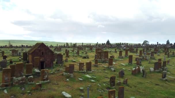 Der Friedhof Chatschkar Armenien Aus Einer Fesselnden Perspektive Von Oben — Stockvideo