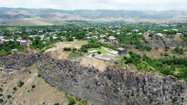 Drone Flight Captures Garni Settlement Tourist Attraction Garni Monastery Perched — Stock Video