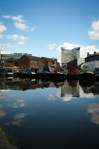 İrlanda şehrindeki Dublin Kanalı.