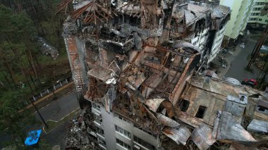 Kyiv, Ukrayna. 41. 16 yaşında. Savaştan sonra bir Rus şehrinin sonuçlarının 221 'i, hava durumu.