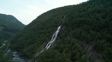 Dağların güzel manzarası