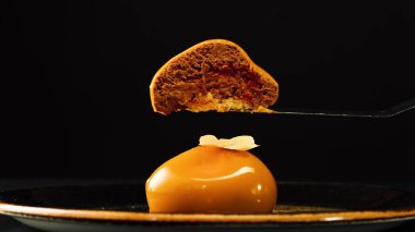 Bir tatlının mutfak fotoğrafı.