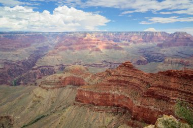 Büyük Kanyon Ulusal Parkı, Arizona, ABD 'nin Güney Halkası' ndan hayranlık uyandırıcı görüntüler. Dramatik uçurumlara, geniş manzaralara ve bu ikonik doğa harikasının nefes kesici güzelliğine hayran kaldım.
