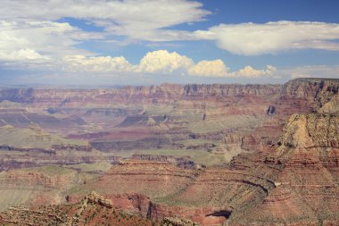 Büyük Kanyon Ulusal Parkı, Arizona, ABD 'nin Güney Halkası' ndan hayranlık uyandırıcı görüntüler. Dramatik uçurumlara, geniş manzaralara ve bu ikonik doğa harikasının nefes kesici güzelliğine hayran kaldım.