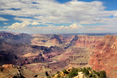 Büyük Kanyon Ulusal Parkı, Arizona, ABD 'nin Güney Halkası' ndan hayranlık uyandırıcı görüntüler. Dramatik uçurumlara, geniş manzaralara ve bu ikonik doğa harikasının nefes kesici güzelliğine hayran kaldım.