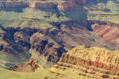 Büyük Kanyon Ulusal Parkı, Arizona, ABD 'nin Güney Halkası' ndan hayranlık uyandırıcı görüntüler. Dramatik uçurumlara, geniş manzaralara ve bu ikonik doğa harikasının nefes kesici güzelliğine hayran kaldım.