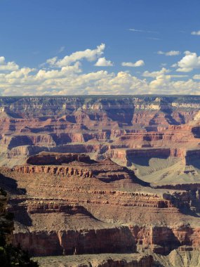 Büyük Kanyon Ulusal Parkı, Arizona, ABD 'nin Güney Halkası' ndan hayranlık uyandırıcı görüntüler. Dramatik uçurumlara, geniş manzaralara ve bu ikonik doğa harikasının nefes kesici güzelliğine hayran kaldım.
