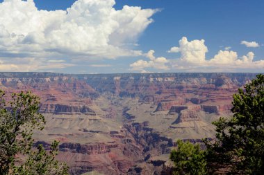 Büyük Kanyon Ulusal Parkı, Arizona, ABD 'nin Güney Halkası' ndan hayranlık uyandırıcı görüntüler. Dramatik uçurumlara, geniş manzaralara ve bu ikonik doğa harikasının nefes kesici güzelliğine hayran kaldım.