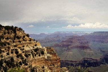 Büyük Kanyon Ulusal Parkı, Arizona, ABD 'nin Güney Halkası' ndan hayranlık uyandırıcı görüntüler. Dramatik uçurumlara, geniş manzaralara ve bu ikonik doğa harikasının nefes kesici güzelliğine hayran kaldım.