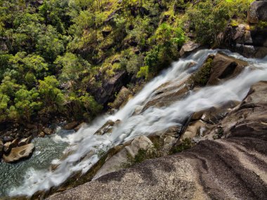 Davies Creek Şelalesi, Atherton Tabloları, Queensland, Avustralya