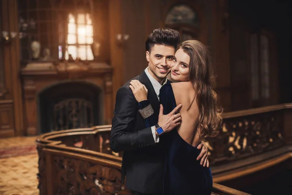 Couple Passionné Sexuel Dans Des Robes Soirée Élégantes Intérieur Luxueux — Photo