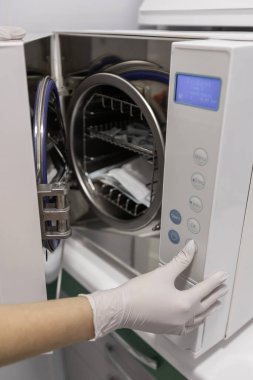 Stomatoloji, dişçi kliniği ve aletleri..