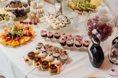 Mutfak mutfak büfe akşam yemeği yemek kutlama parti kavramı yemek Catering.