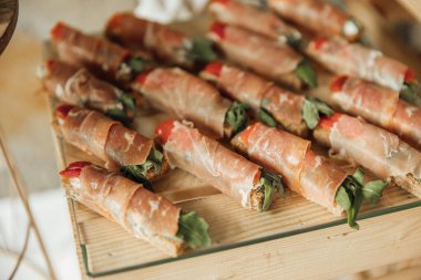 Yemek şirketleri düğün yemeği yerler.