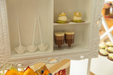 Yemek şirketleri düğün yemeği yerler.