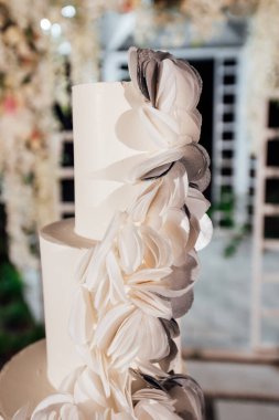 Sahilde düğün ayarı.