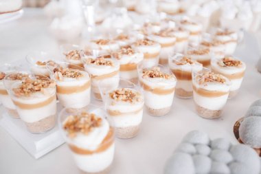 Düğün pastası, düğün töreninden sonra geleneksel olarak verilen özel bir pastadır.