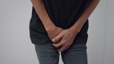 Erkekler idrar ve karın basıncında, idrar yolu enfeksiyonlarında, idrar kesesi sendromunda ve sistit iltihabında acı çeker..