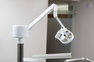 Modern bir diş sağlığı kliniği.