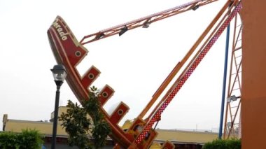 Mexican fairground mechanical game known as hammer