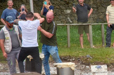 Furnas, San Miguel Adası, Azores, Portekiz; Haziran, 06.2022; Sülfür fümerollerinden 