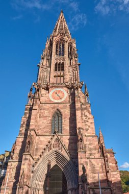 Fransa 'nın Alsace kentindeki Mulhouse şehrindeki ana ıslah olmuş kilise olan Saint-tienne Kilisesi' nin Protestan Aziz Stephen Kilisesi 'nin bir parçası.