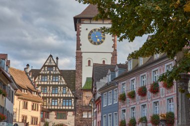 Fransa 'nın Alsace kentindeki Mulhouse şehrindeki ana ıslah olmuş kilise olan Saint-tienne Kilisesi' nin Protestan Aziz Stephen Kilisesi 'nin bir parçası.
