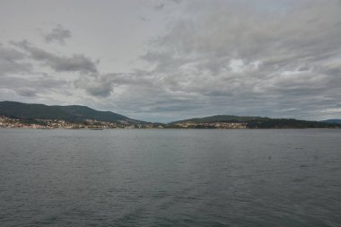 Pontevedra 'da (Galiçya) Lerez Nehri' nin ağzındaki küçük kasabalar Ria de Pontevedra 'yı oluşturur..