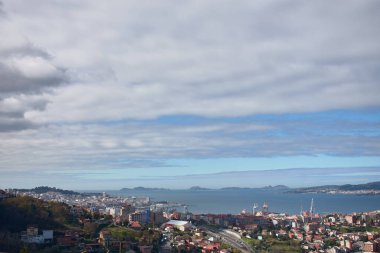 Sabahın erken saatlerinde Ria de Vigo manzarası.