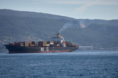  Bosphorus, Bosphorus boğazı. Vigo nehrindeki büyük tekne.