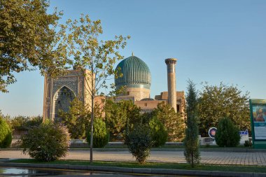 Çarpıcı mavi kubbe ve Gur-e-Amir Mausoleum 'un yükselen minaresi, fethedici Timur' un (Tamerlane) Semerkant, Özbekistan 'da yer alan mezar yeri.. 