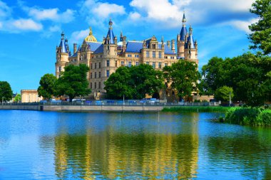 Schwerin Şatosu, Schwerin şehrinde bulunan bir şatostur. Almanya.
