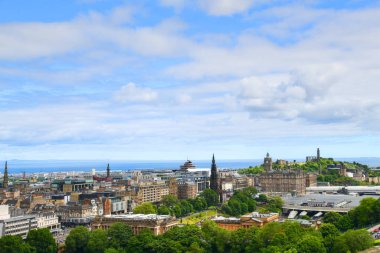 Edinburgh, İskoçya 'nın başkentidir. Şehir güneydoğu İskoçya 'da yer almaktadır. Edinburgh İskoçya 'nın en kalabalık ikinci şehridir..