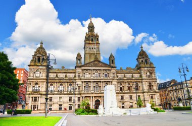 İskoçya 'nın Glasgow şehrinin belediye binası. 1970 yılında bu yapı, en yüksek anıt kategorisi A 'da yer alan İskoç anıt listelerine dahil edilmiştir..