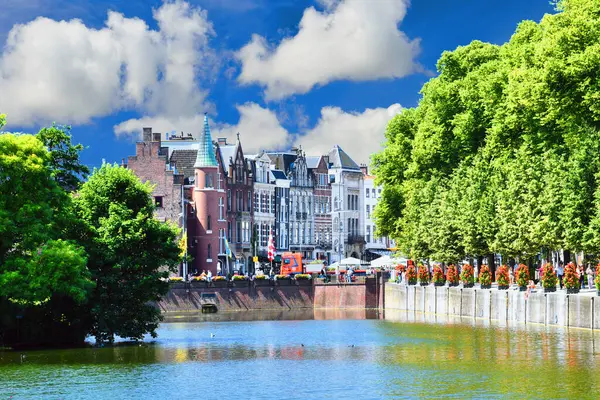  Lahey, Hollanda 'nın Güney Hollanda eyaletinin başkentidir.