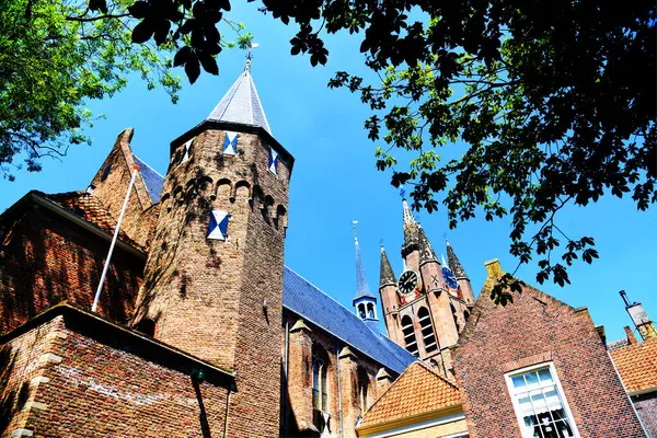 Prens Divanı, Hollanda 'nın Delft şehrinde bulunan bir müzedir. Eskiden Aziz Agatha Manastırı 'ydı..