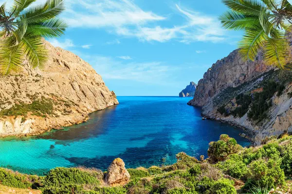 Mallorca ya da Mayorka, Balear Adaları 'nın en büyük ve Akdeniz' in yedinci büyük adasıdır..