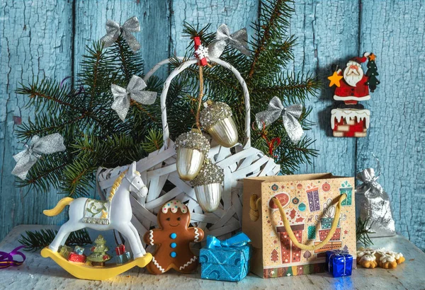 Ainda Vida Com Decorações Natal Ramo Abeto Cartão Postal Férias — Fotografia de Stock