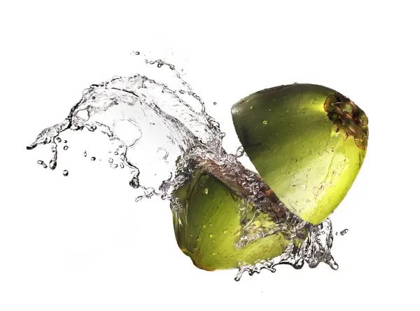 Hindistan cevizi suyu sıçraması görüntüsü