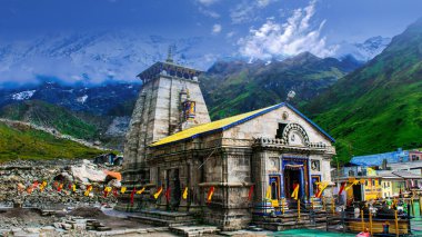 Kedarnath Günlükleri: Güzellik ve Bağlılık