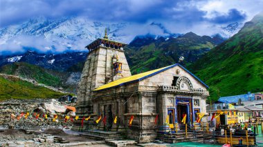 Kedarnath Günlükleri: Güzellik ve Bağlılık